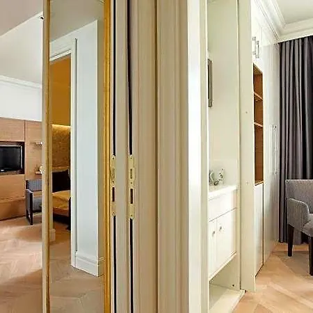 Atik Taksim 5*